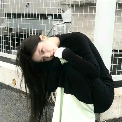 看不见的月亮 封面